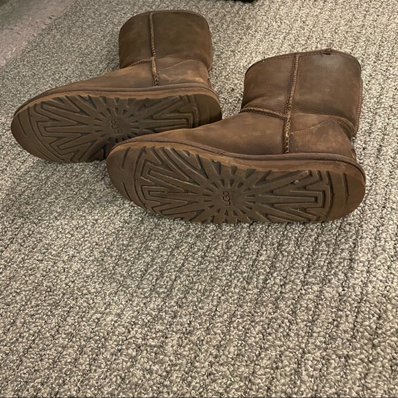 Brown leather UGGs - Picture 6 of 7